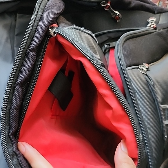 Back pack - Picture 3 of 8